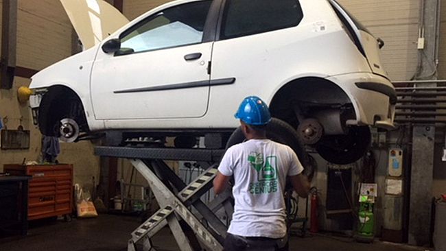 Automobili, sono rifiuti ingombranti: ecco come vengono smaltite 