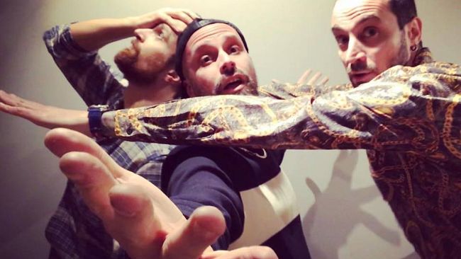 Hi-Yellow: The	Real	Me è il primo singolo