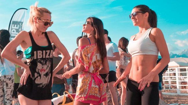 Versilia: aperitivo domenicale al Beach Club