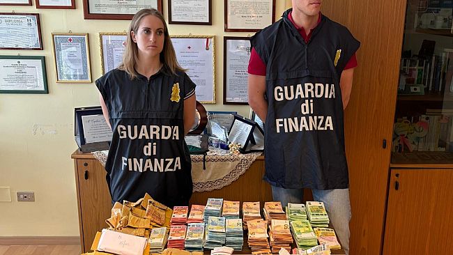 Sequestrati a Firenze beni per un valore di 2 milioni di euro