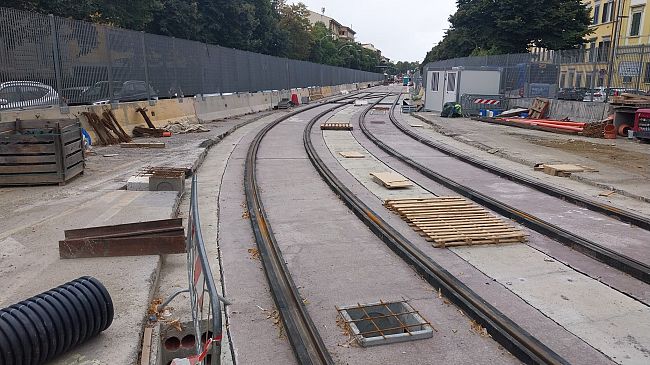 Tramvia, il 29 aprile la posa del primo binario vicino al Viola Park