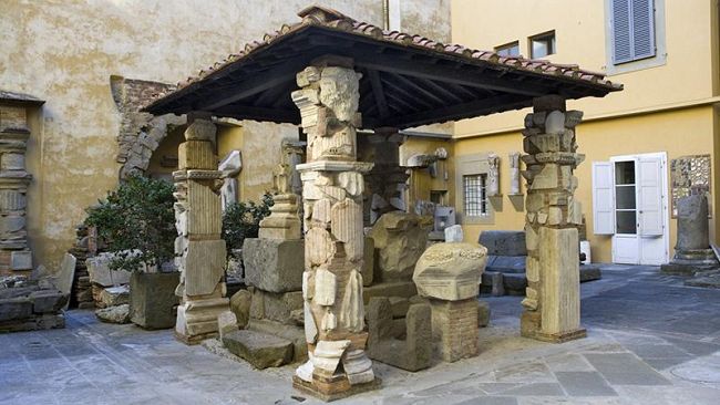 Riapre al pubblico, dopo 50 anni, il ‘Cortile Maggiore dei fiorentini’ del Museo Archeologico Nazionale