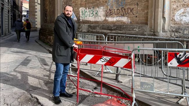 Transenne in piazza Brunelleschi, cosa succede? 