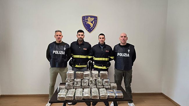 Sorpresi con oltre 31 chili di hashish: 2 marocchini in manette