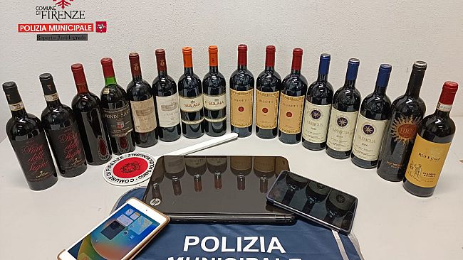 Colpo a un ristorante nella notte, la refurtiva era alle Cascine 