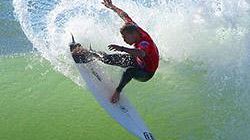 b201241905-protagonista-alessandro-ponzanelli-campione-italiano-di-surf