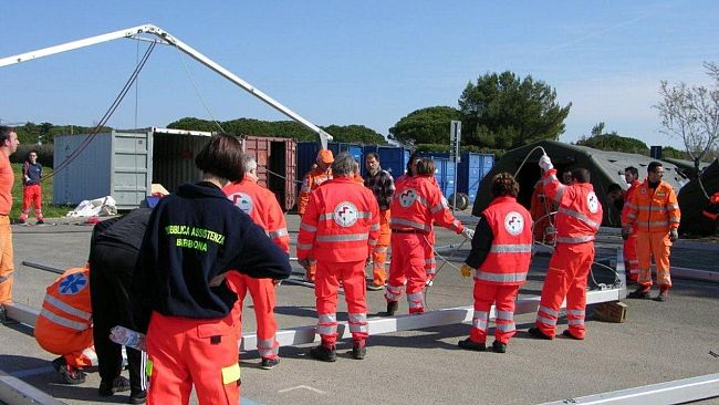 Terremoto: la protezione civile toscana mobilitata per le vittime in Abruzzo