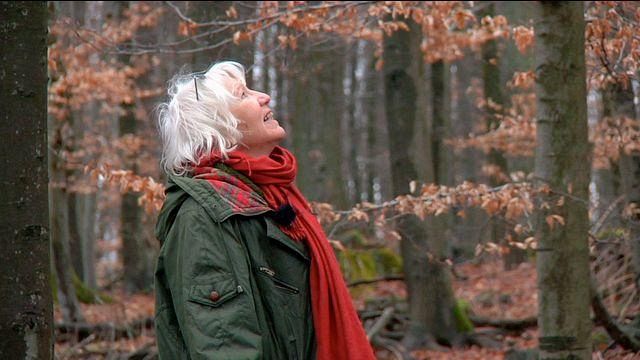 Vivere senza soldi, l'economia della felicità