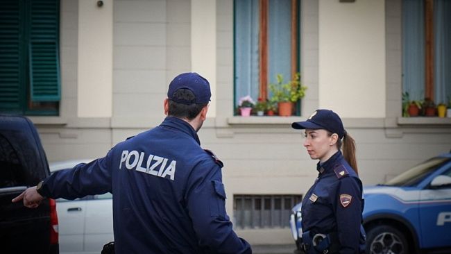 Furto ad una donna in un esercizio commerciale all’Isolotto