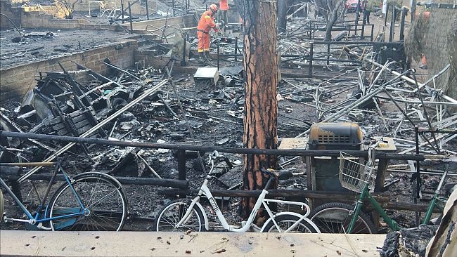 Incendio al campeggio, le foto