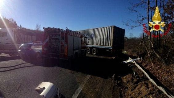 Fi-Pi-Li: rimosso il camion intraversato