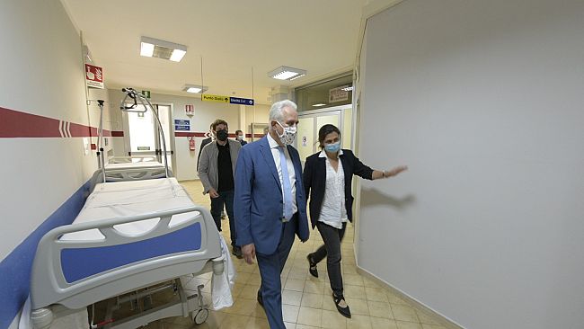 Giani, sopralluogo all'ospedale di Volterra