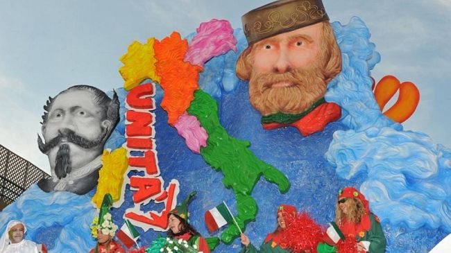 Domenica al Carnevale di Viareggio