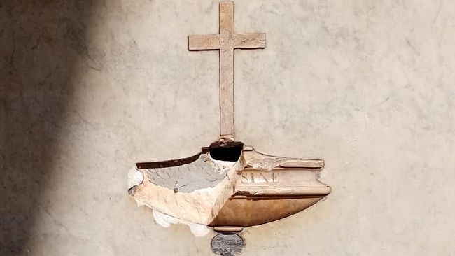 Via Ricasoli: danneggiato il Tabernacolo delle Cinque lampade