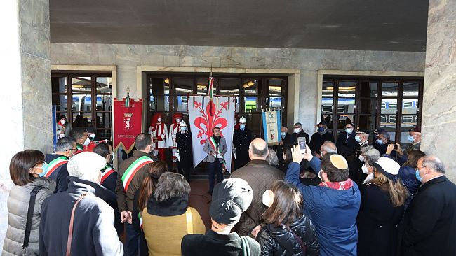 Quel Binario 16 è ancora intriso di lacrime