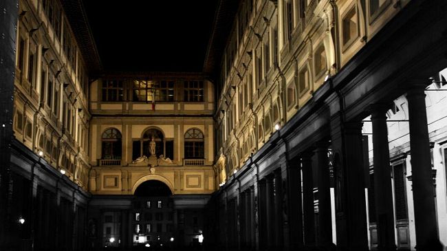 Apriti Cinema: arena cinematografica estiva nel piazzale degli Uffizi