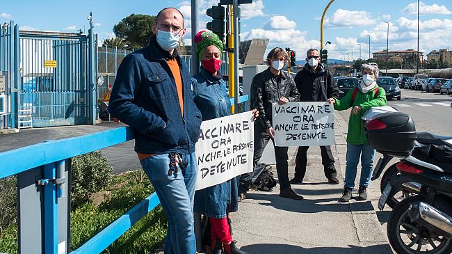 Vaccini Covid ai detenuti, l'impegno di SPC e Progetto Firenze