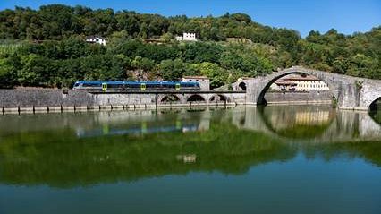 Come scoprire la Toscana in treno: una guida