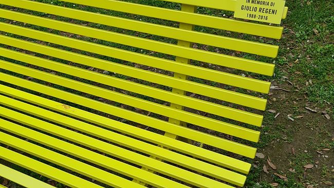 Firenze: panchine gialle per ricordare Giulio Regeni