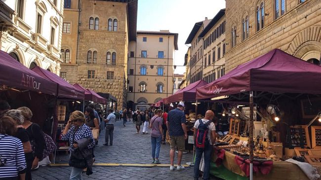 Piazza Strozzi, a Firenze torna ARTour