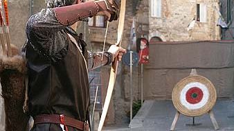 Campiglia: sabato 5 luglio corteo storico e palio dei rioni con gara combinata di cavalieri e arcieri