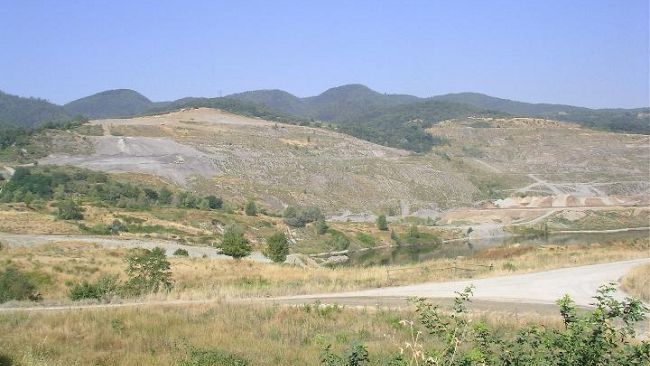 Milioni di metri cubi di terra nell’ex miniera di Santa Barbara