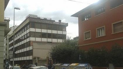 Direzione Urbanistica di Firenze: il palazzo fantasma con i vetri murati