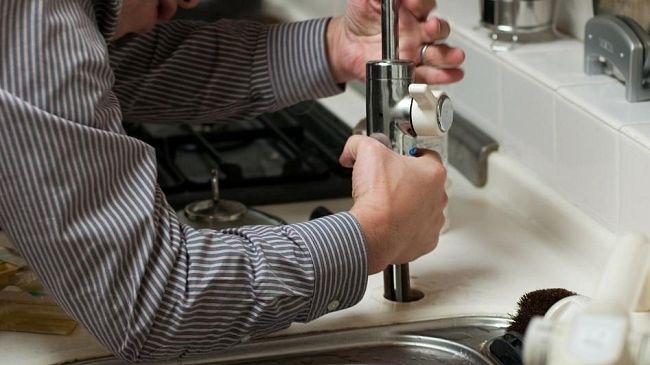 Lavori in casa Fai da te oppure specialisti? Il dubbio amletico