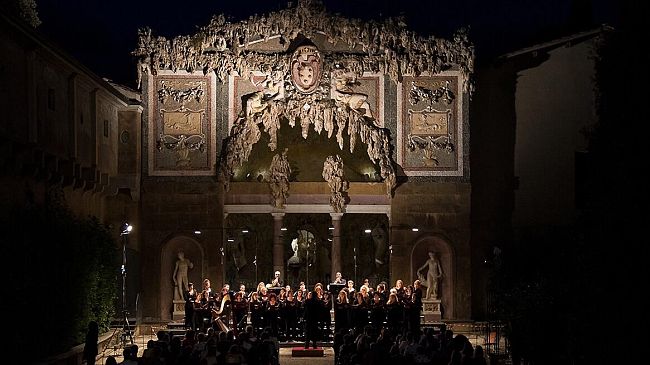 La suggestione del Coro del Maggio alla Grotta del Buontalenti