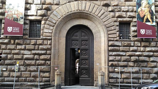 Firenze, cercasi complesso immobiliare da 150 posti letto per la Polizia