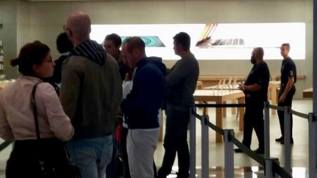 Da stamani in vendita l'Iphone 8