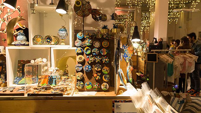 Luci, alberi ed emozioni natalizie intorno a Firenze