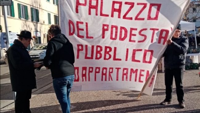 Palazzo del Podestà al Galluzzo, Bambagioni porta Schmidt