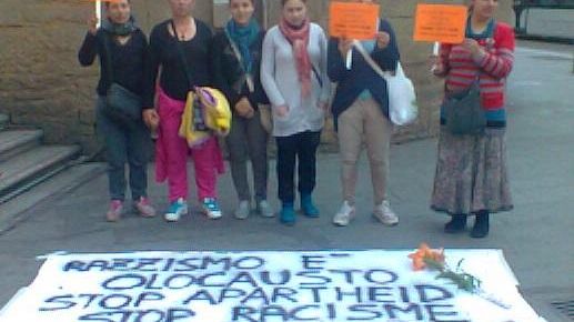 Rom a Santa Maria Novella chiedono casa e lavoro