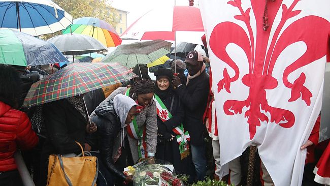 Firenze antirazzista ricorda commossa la strage di piazza Dalmazia