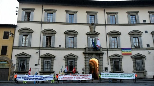 Testi, Giani con gli operai: “Se azienda non risponde andrò a Casale Monferrato”
