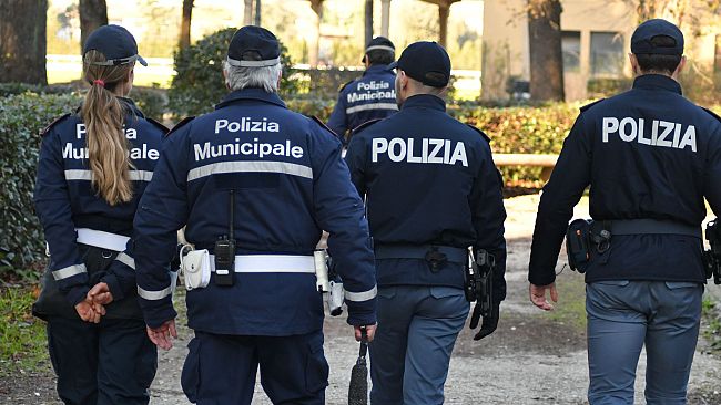 Portava 100 grammi di cocaina in un calzino: arrestato