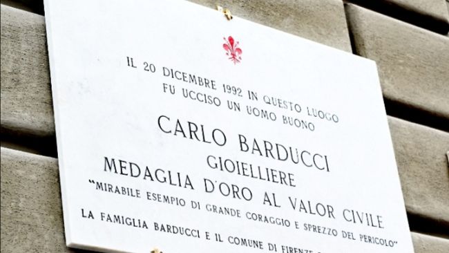 Ecco la targa in ricordo del gioielliere eroe Carlo Barducci