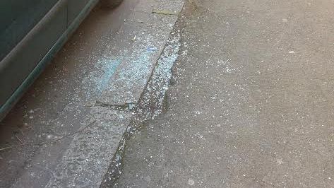 Vetri in frantumi, a Firenze strage di automobili