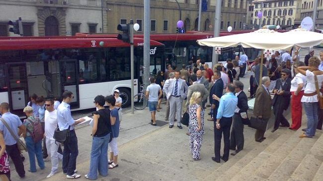Bonaccorsi e Renzi hanno presentato i nuovi bus per Firenze