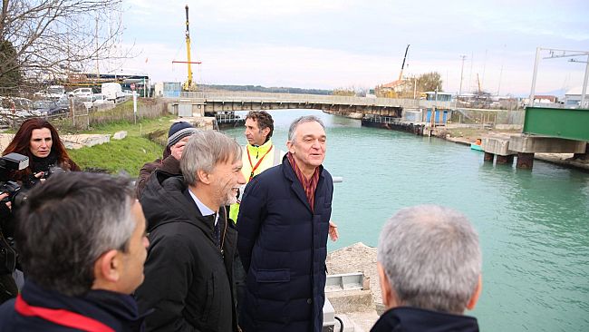 Trasporto merci: inaugurato collegamento ferroviario diretto tra porto di Livorno e linea Tirrenica