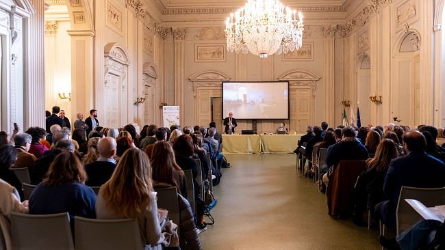 ​Ritorno a scuola 2026: meno studenti, ma classi affollate