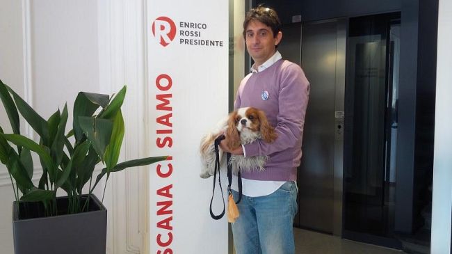 Elezioni regionali: il candidato di Fratelli d'Italia irrompe nel comitato elettorale del governatore