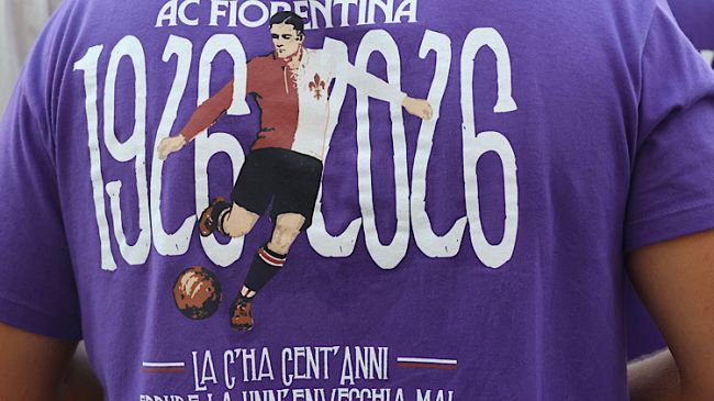 Festa dei tifosi, le foto più simboliche di una notte molto viola