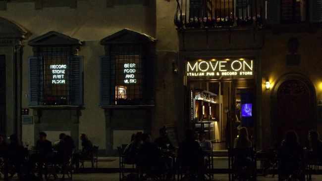 MOVE ON  - Italian Pub & Record Store riapre con due grandi novità