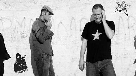 99 Posse in concerto con ''Cattivi guagliuni Tour''