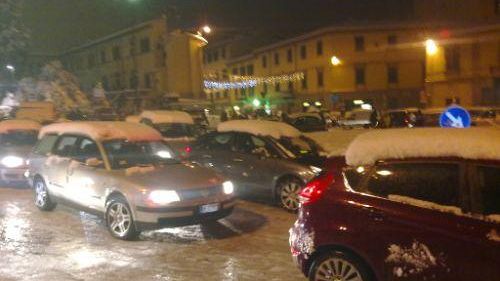 b103021207-maltempo-nove-km-di-coda-sull-a1-e-vento-forte