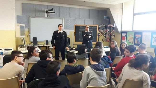 Ufficiali dell’Arma dei Carabinieri intervistati dagli studenti
