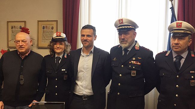 Sicurezza, scatta il Controllo di Vicinato: gruppi di cittadini nei condomini e in strada