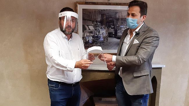 Dalla Fratellanza Militare 200 visiere anti Covid-19 al quartiere 2